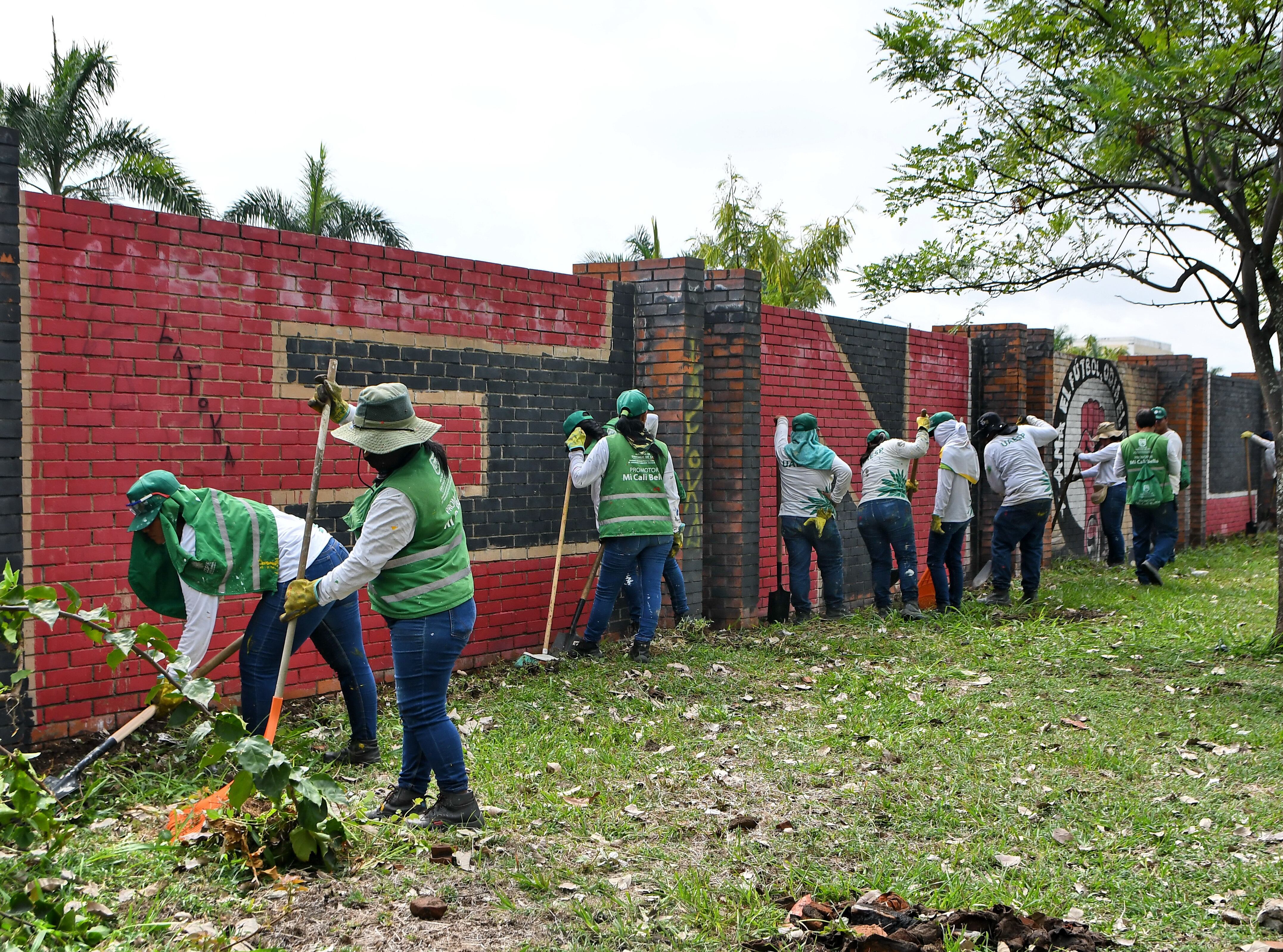 Continúa la Jornada de limpieza para la Cali Linda Cop16. Fotos Wirman Ríos ) Octu 8 de 2024. El PAÍS