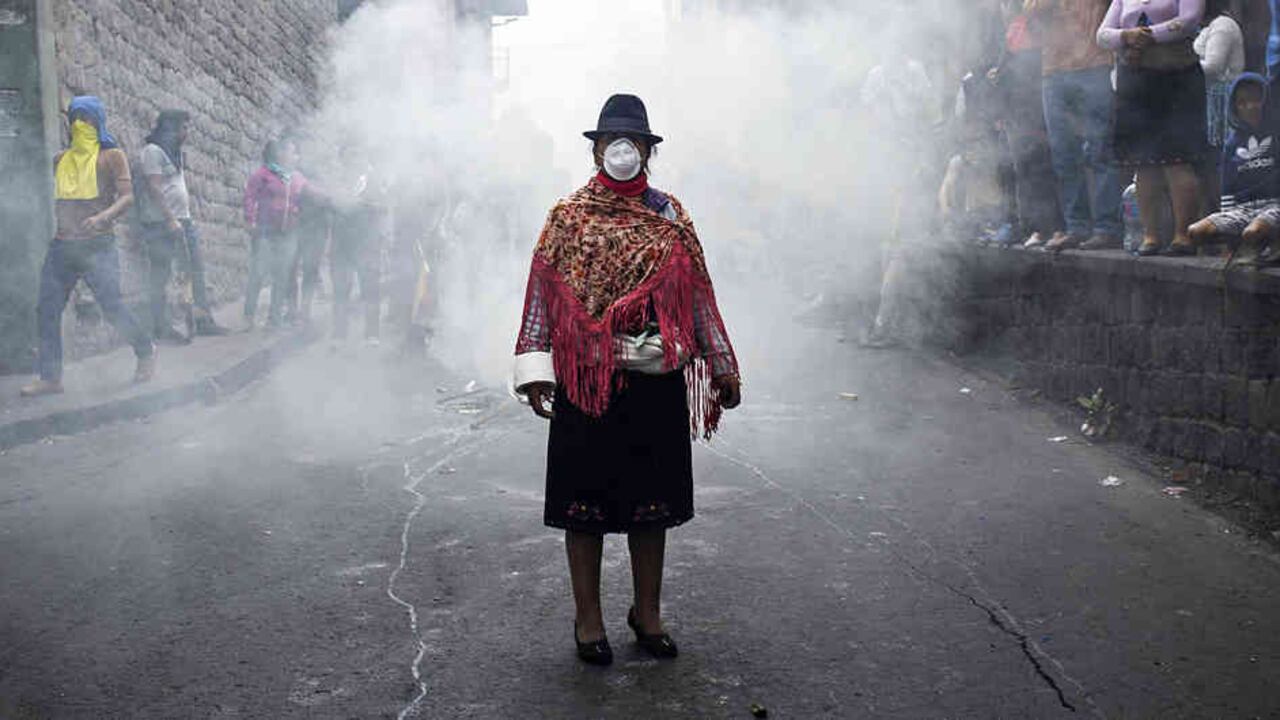 La mujer de la foto viral provenía de la provincia de Cotopaxi. Foto: David Díaz Arcos, Agencia Bloomberg.