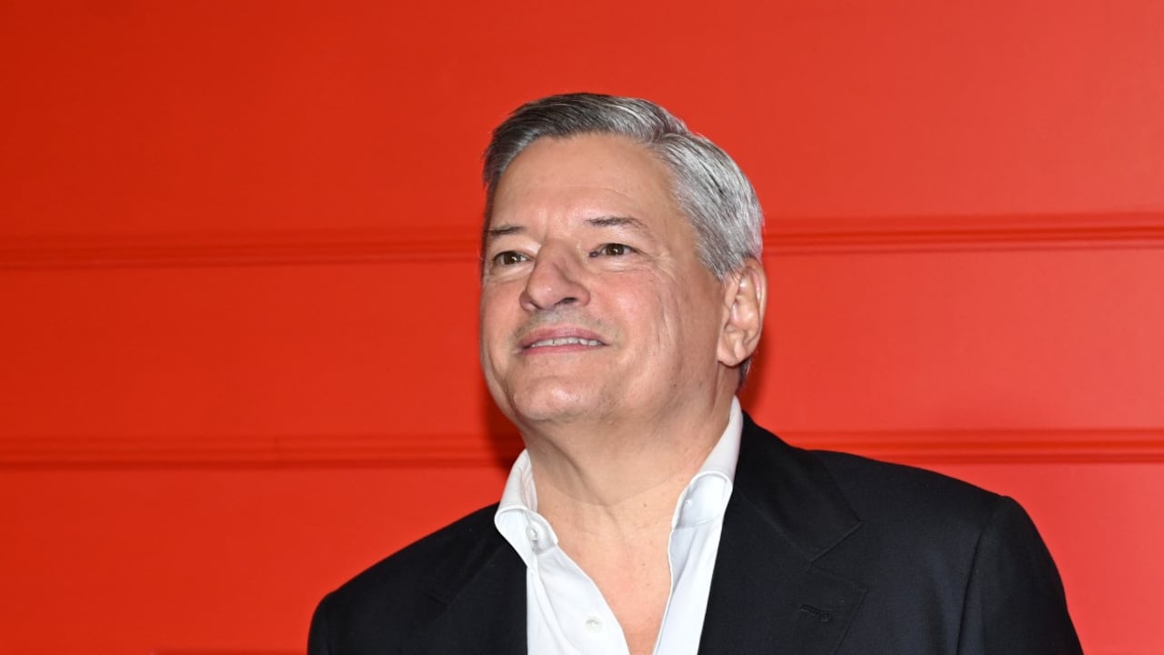 El CEO, Ted Sarandos, admitió que sus comentarios previos sobre los cines generaron confusión.