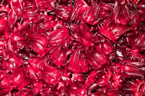 Tiene propiedades diuréticas naturales.