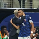 Kylian Mbappe (France) and Didier Deschamps (France) with post game despair during Semi final at FIFA World Cup 2026, France and Spain, Dallas Stadium, Dallas, USA on July 14 2026. (Photo by Ulrik Pedersen/NurPhoto via Getty Images)