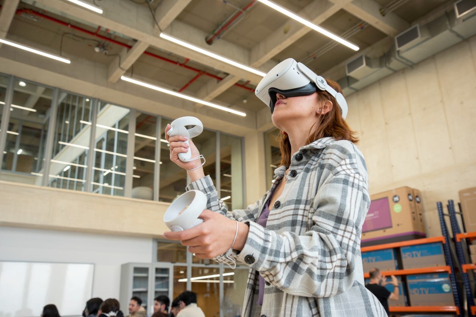 UCompensar integra formación profesional, capacitación corporativa e innovación aplicada.