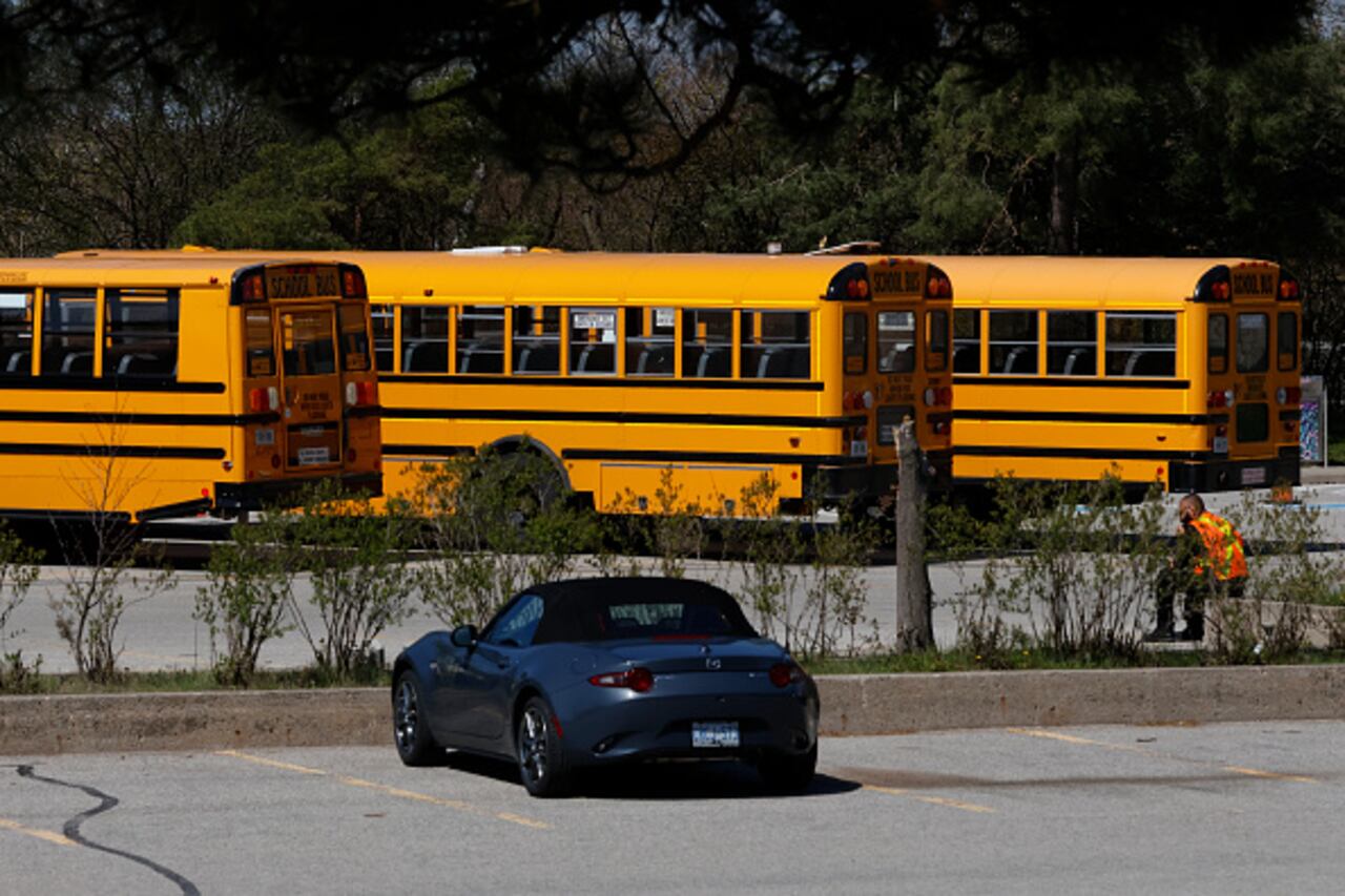 Agentes del Departamento de Policía de Upper Darby, Pensilvania, fueron informados el pasado 8 de marzo de una situación irregular en la Escuela Primaria Hillcrest. (Lance McMillan/Toronto Star via Getty Images)