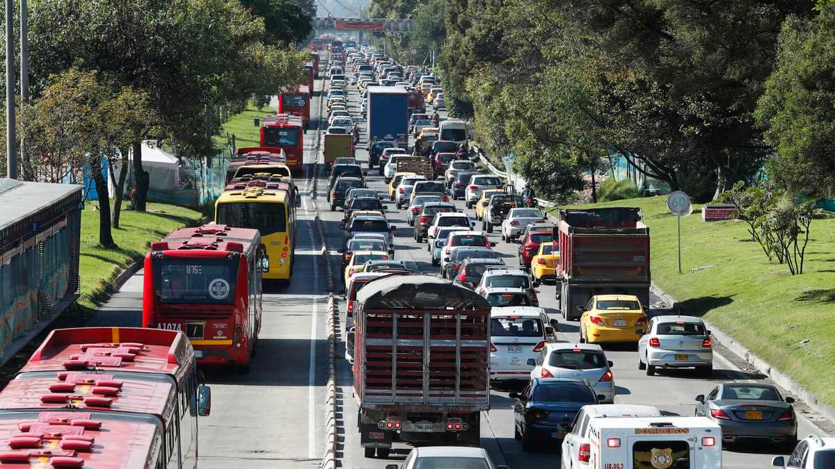 Es importante recordar que el pico y placa regional entrará en vigor a las 12:00 del mediodía en todas las entradas de la capital colombiana.