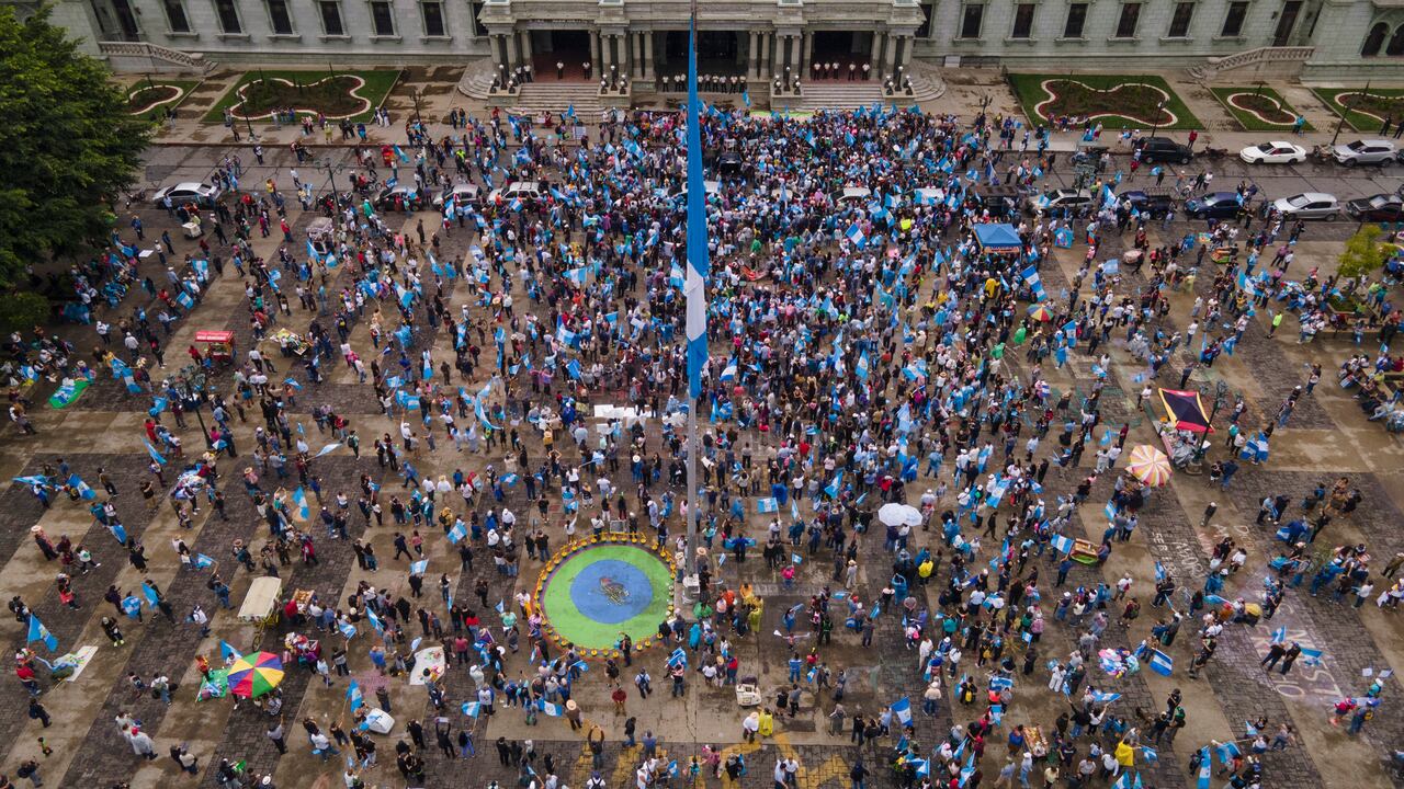 Guatemala piden renuncia de fiscal general por interferir en proceso electoral