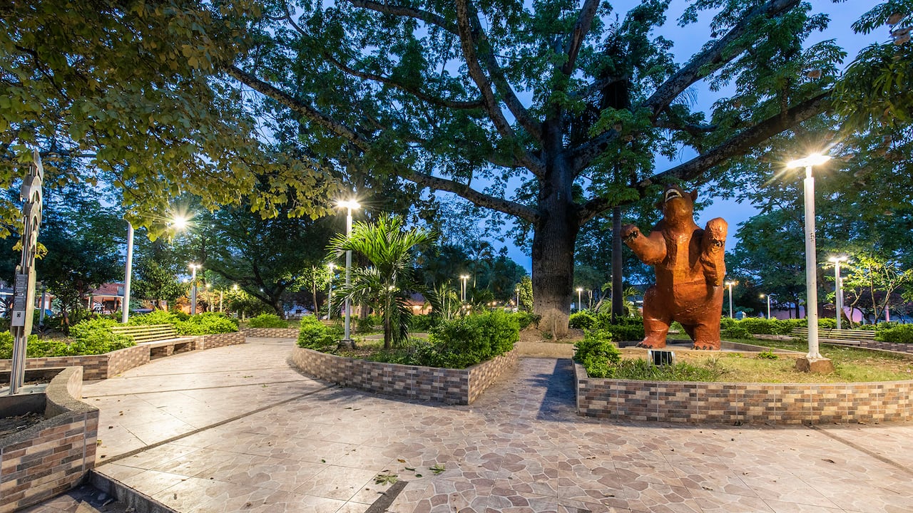 Programas ambientales como Ornato y Guardianes Ambientales, han sido claves para la limpieza y recuperación de espacios públicos y zonas verdes en Neiva.