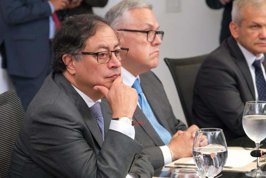 Gustavo Petro y Néstor Osuna.