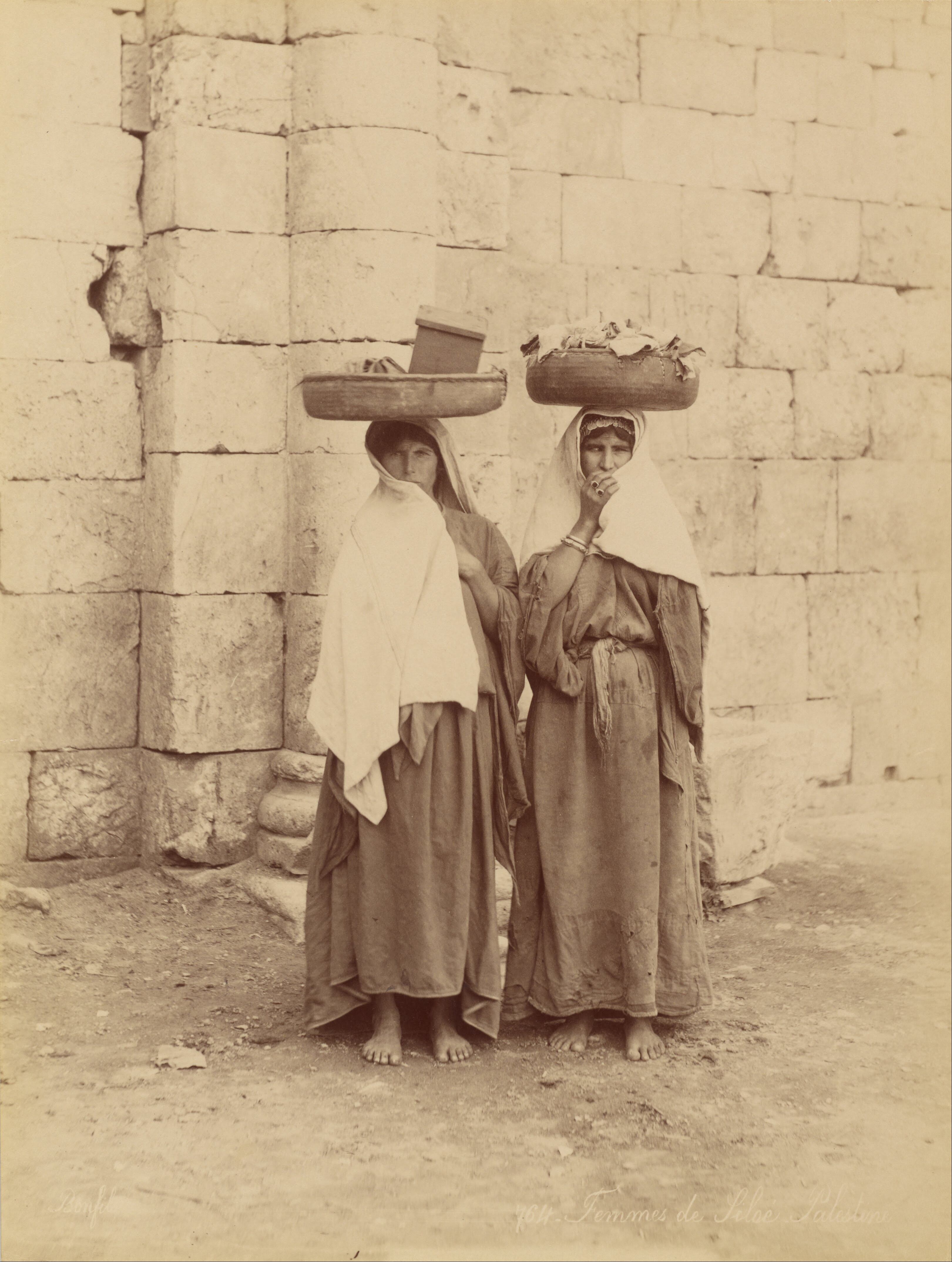Mujeres de Siloé, fotografía de Félix Bonfils alrededor de 1870. Getty Center