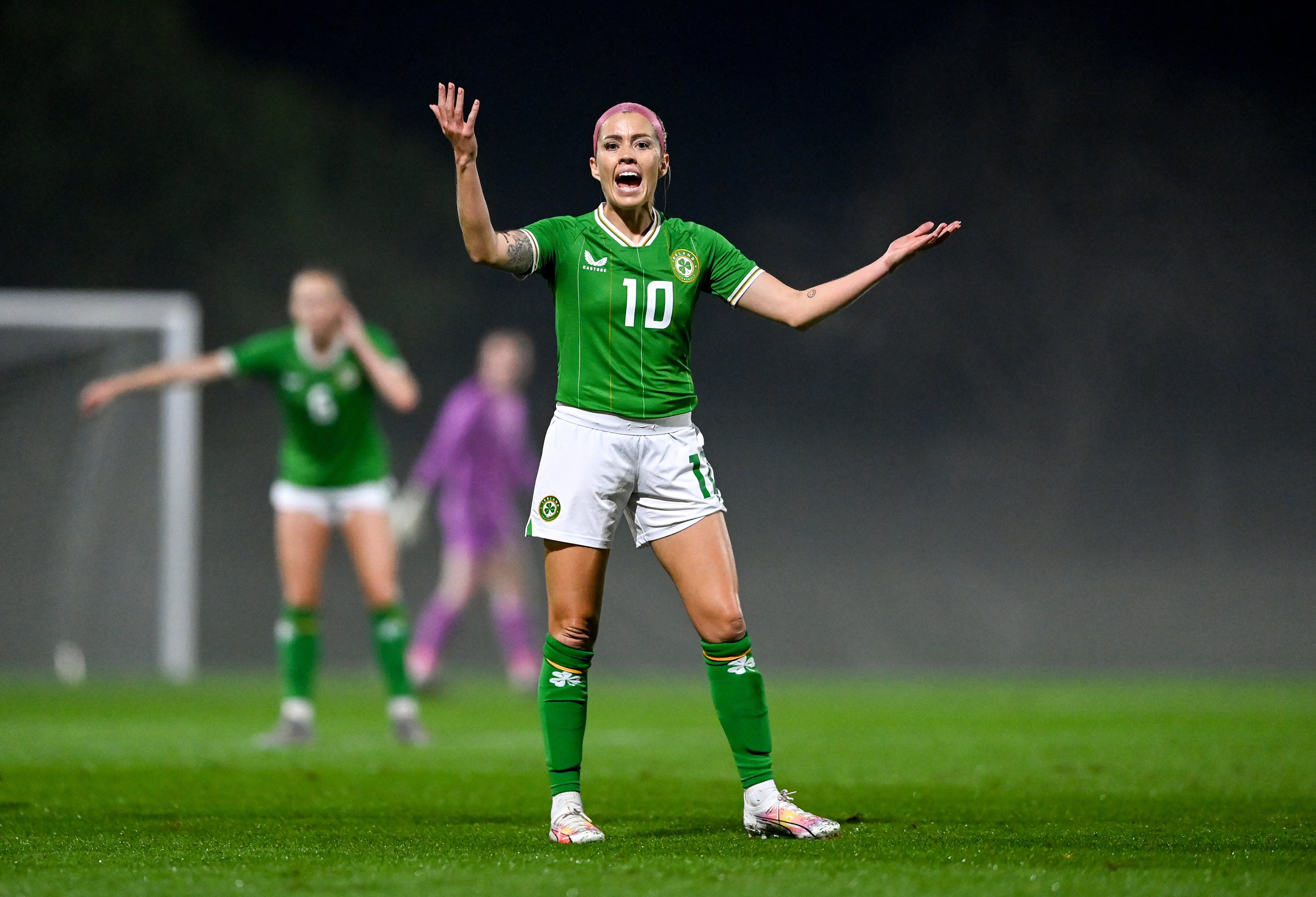 Denise O’Sullivan, jugador de Irlanda que salió lesionada.