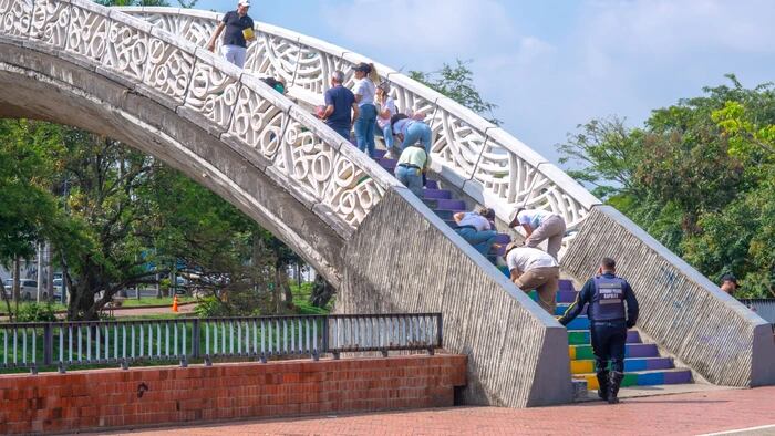 A la pintatón y las labores de adecuación se sumaron la Fundación Zoológica de Cali, el colectivo ciudadano 100en1díaCali, el equipo de Diversidad Sexual de la Alcaldía de Cali y el personal de la Unidad de Bienes y Servicios.
