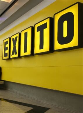 En 2007, el grupo francés Casino obtuvo la mayoría accionaria de la firma; ahora es el grupo Calleja el dueño de la marca.
                                                                