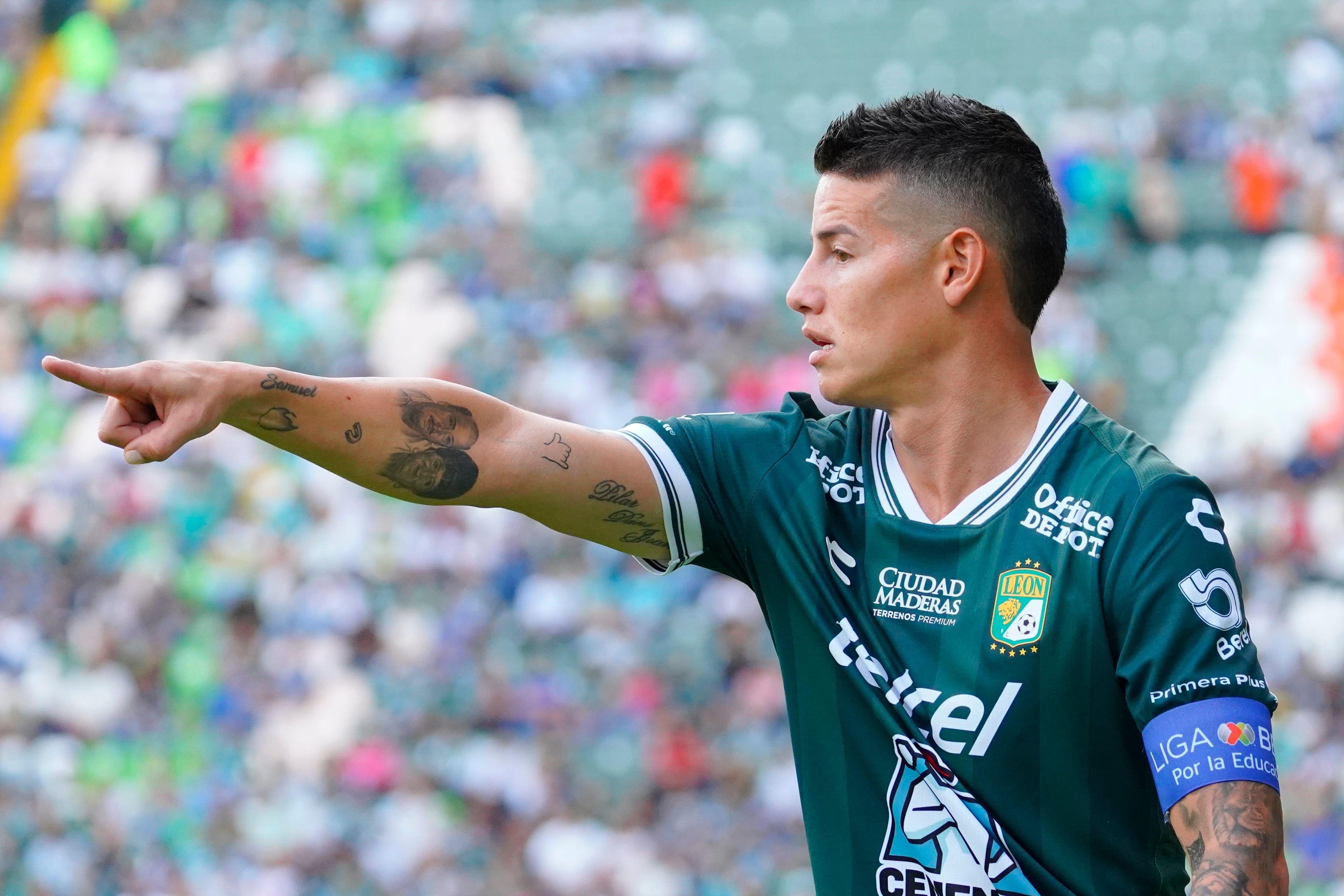 LEON, MEXICO - AUGUST 30: James Rodriguez of Leon gives directions during the 7th round match between Leon and Queretaro as part of the Torneo Apertura 2025 Liga MX at Leon Stadium on August 30, 2025 in Leon, Mexico. (Photo by Luis Cano/Jam Media/Getty Images)