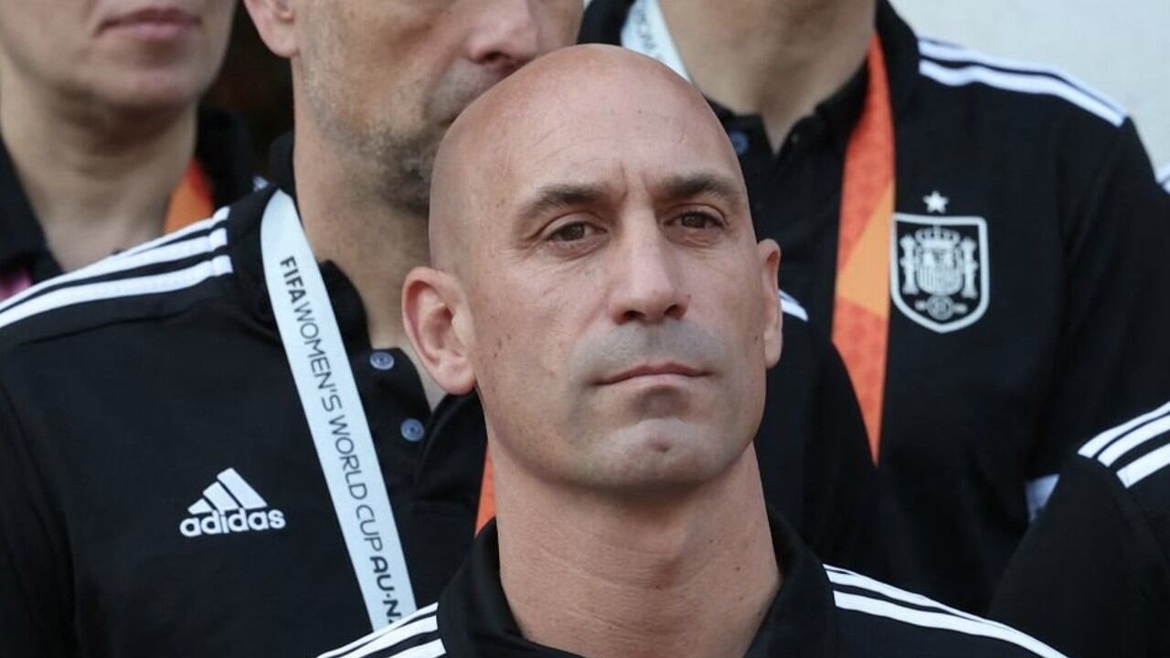 Luis Rubiales salió del cargo luego de la polémica por el beso con Jenni Hermoso.