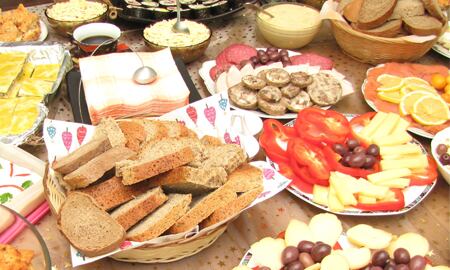 Las tapas son típicas en España. En Barcelona hacen parte de los platos típicos de la ciudad
