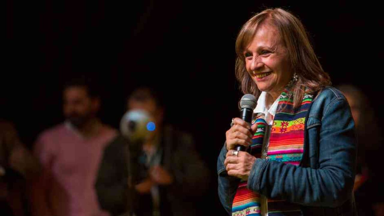 Robledo ha sido destacada como una de las mejores congresistas por Panel de Opinión en siete oportunidades.