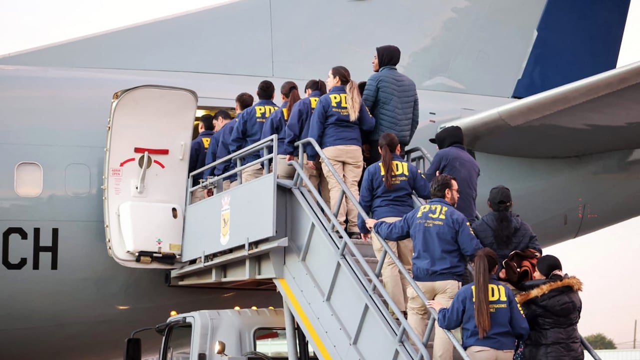 Las imágenes de aviones cargados de migrantes siendo deportados de los Estados Unidos se han vuelto a ver, ahora desde países de Latinoamérica.