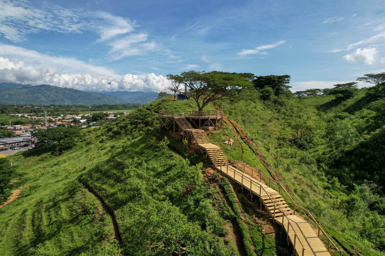 Con obras como el Parque Mirador en la Virgina, que requirió una inversión superior a 3.400 millones de pesos, el turismo se convierte en un pilar del desarrollo económico de Risaralda.