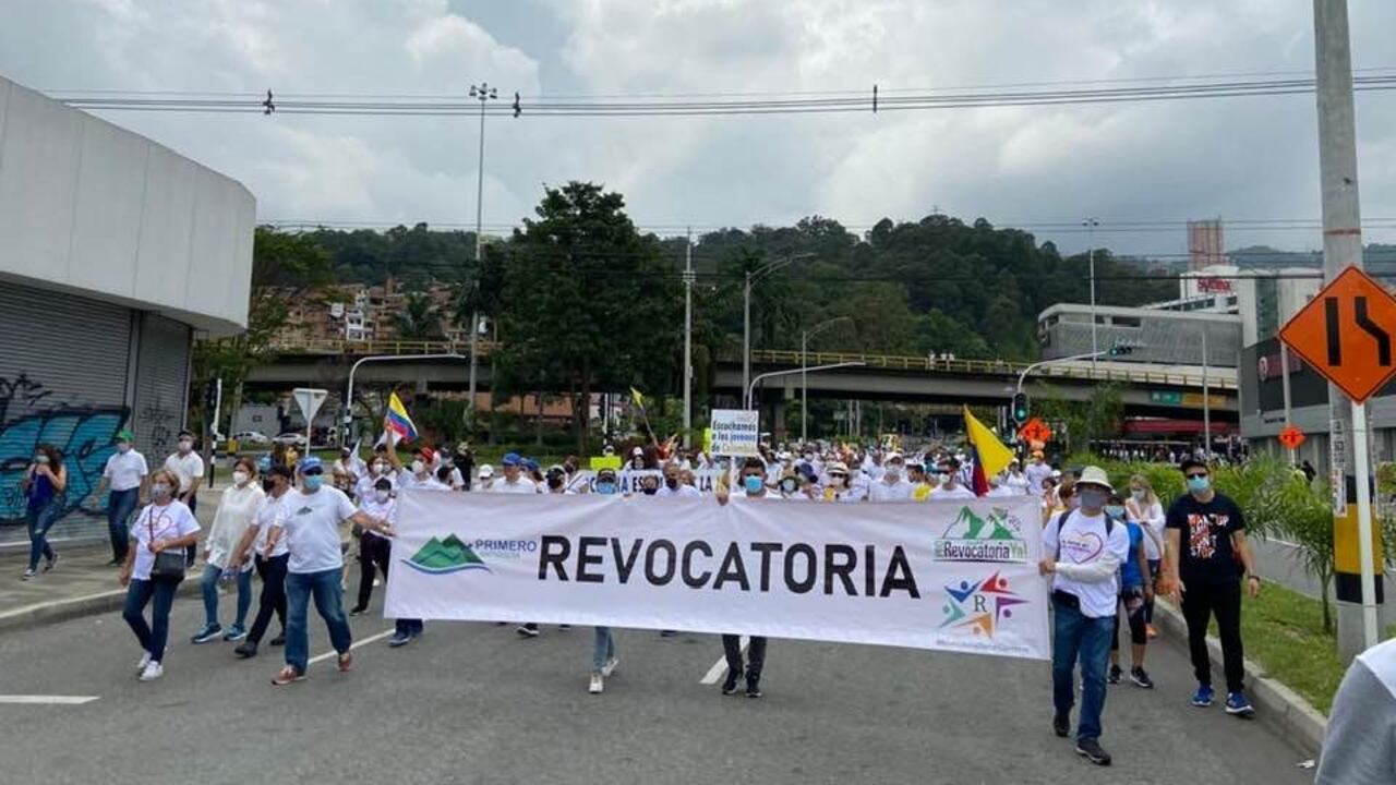 Manifestación del comité promotor de la revocatoria del alcalde de Medellín Daniel Quintero.
