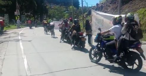 La protesta se presenta a la altura del kilómetro 6.