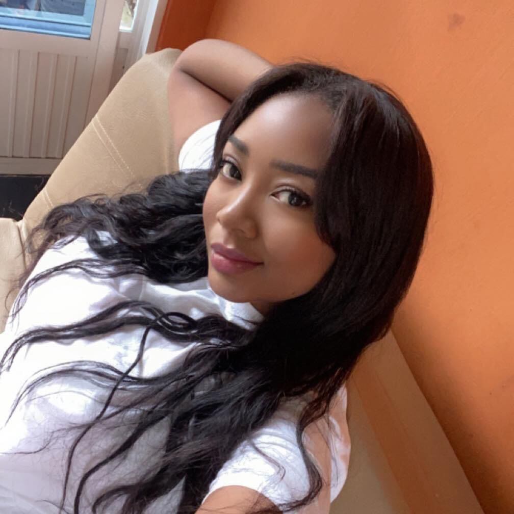 La joven de 27 años de edad, tenía una hija.