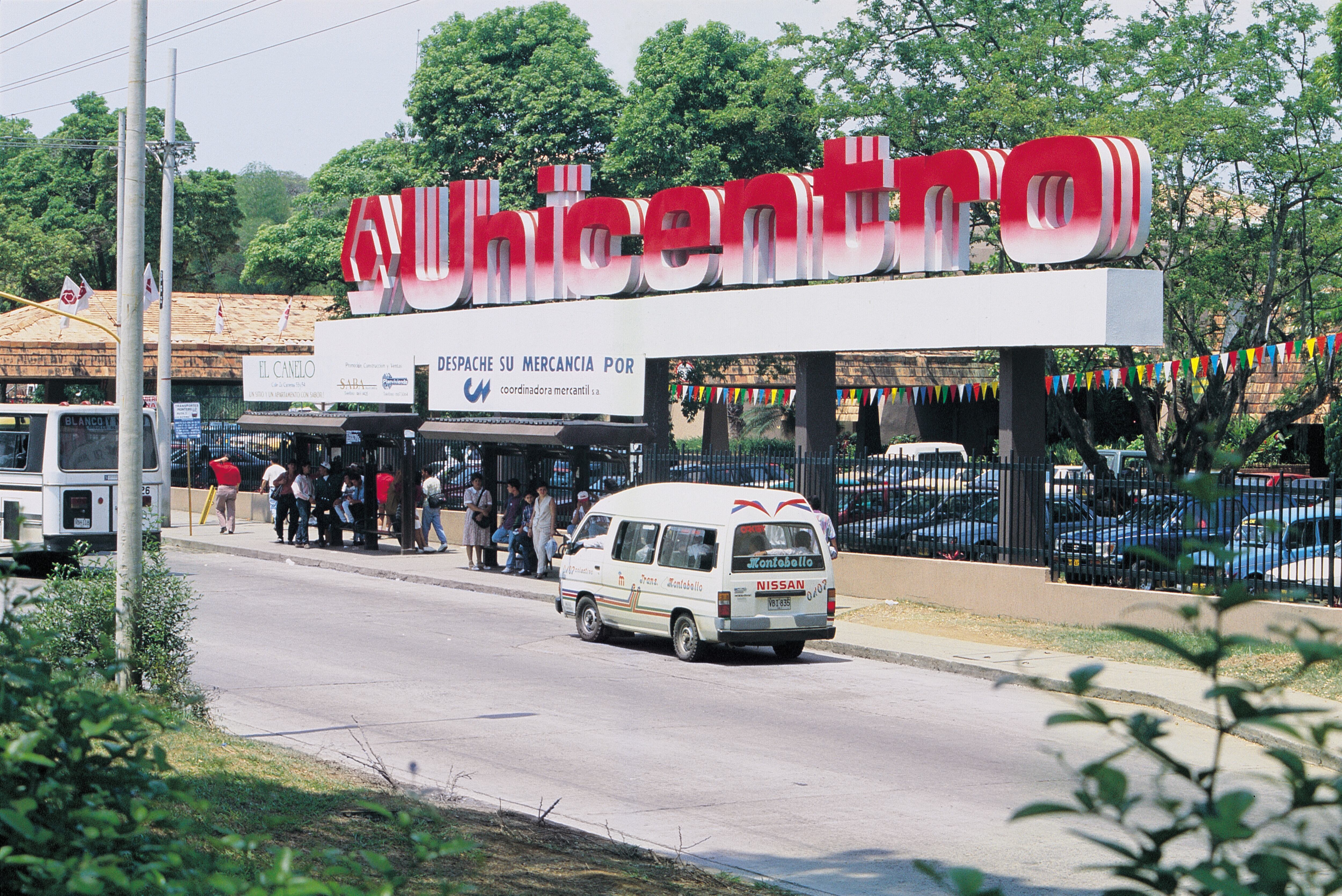 El centro comercial Unicentro Cali se empezó a construir en 1978, apenas dos años después de la inauguración de Unicentro en Bogotá.