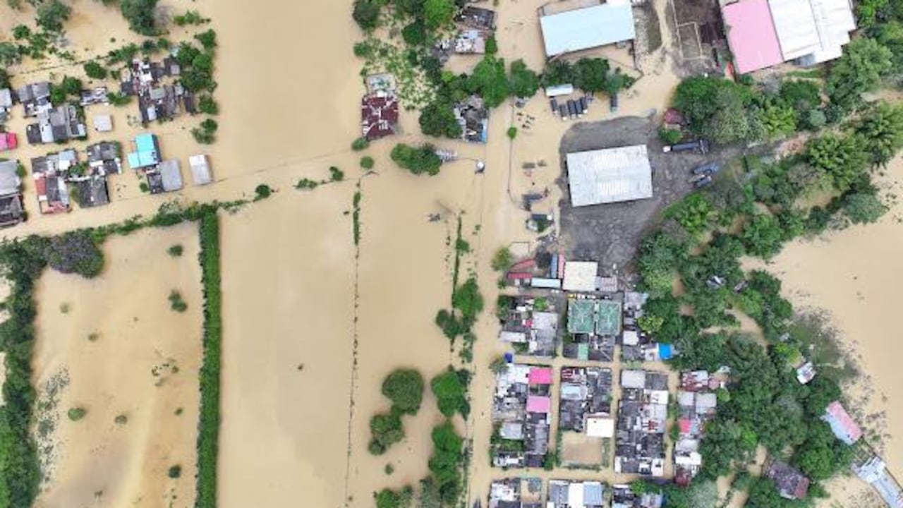 Inundaciones en Apartadó y Carepa, en el Urabá antioqueño, dejan más de 1.500 familias afectadas.