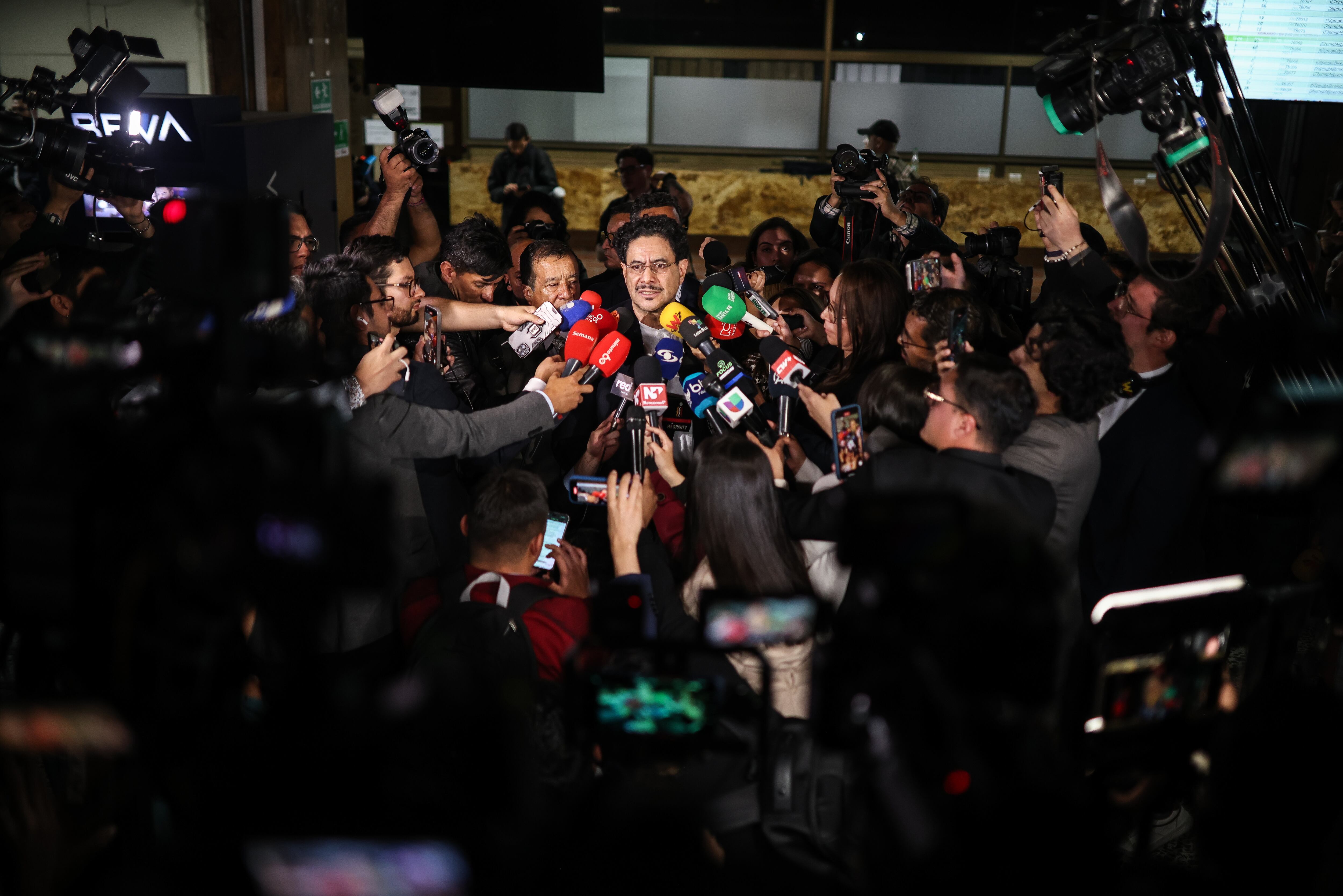 Bogotá, Julio 28 de 2025. Juicio  Álvaro Uribe el senador Iván Cepeda y el abogado Miguel Angel del río ofrecieron declaraciones a medios.