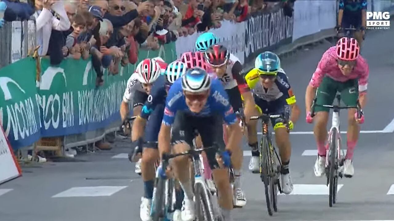 Rigoberto Urán entró en el grupo de cabeza junto a su compañero Andrea Piccolo