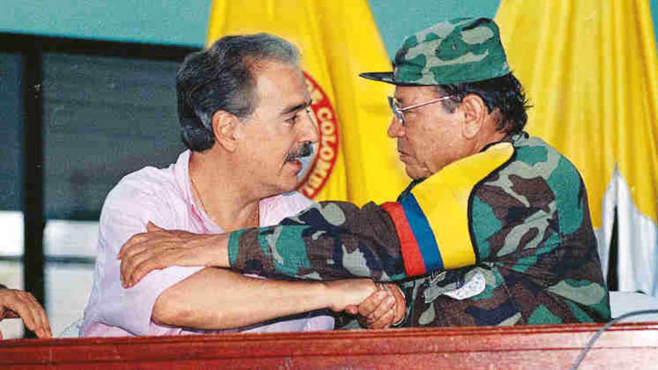 Pastrana Protesta por la supuesta impunidad del acuerdo de la habana, pero es poco probable que de haberse concretado su proceso de paz, hubiera podido meter a la cárcel a tirofijo y al secretariado.