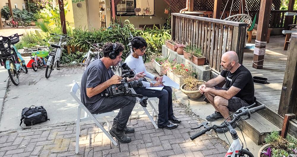 La doctora Ahmed Qanta llegó a Israel tras la masacre. Documentó los horrores de los crímenes de Hamás, que amarró, mutiló y quemó vivas a sus víctimas.  