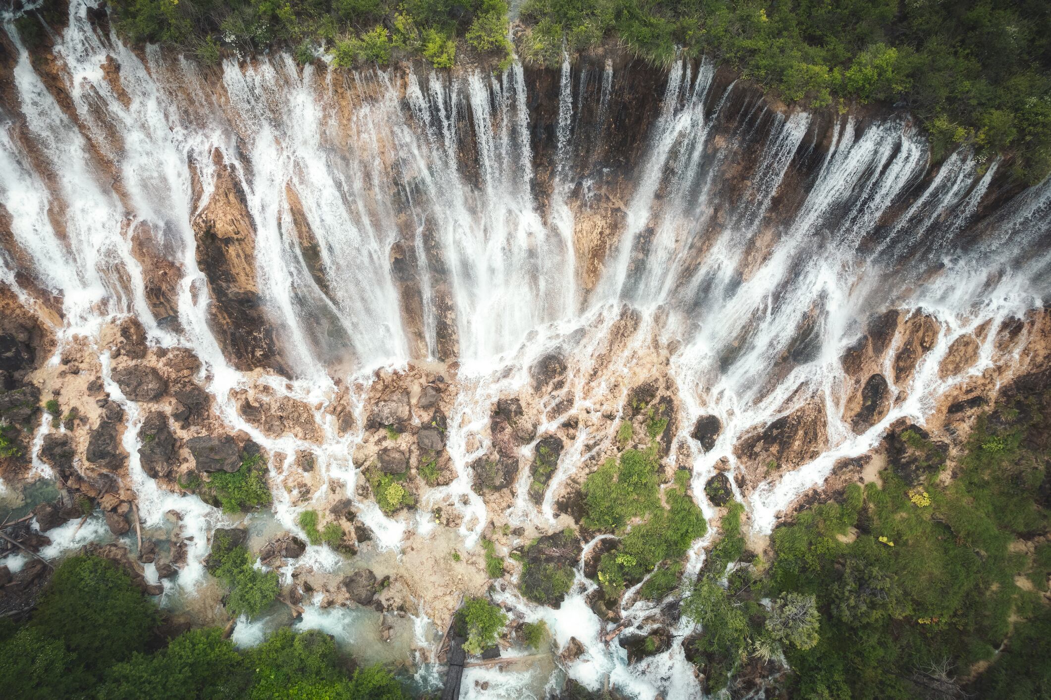 El Valle de Jiuzhaigou es un imponente lugar que ofrece China.