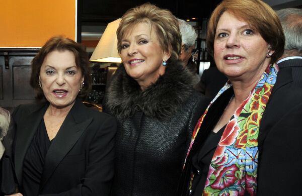 Gloria Zea, Clemencia de Beltz y María Mercedes de Beltz.