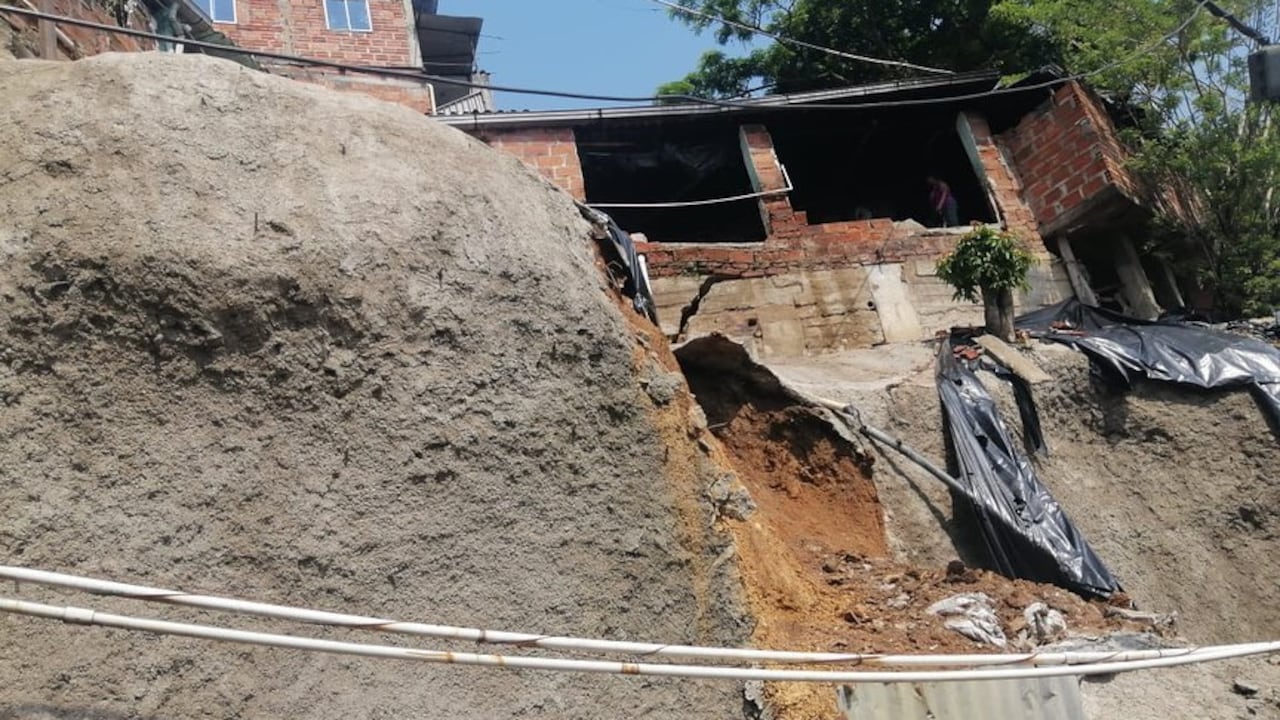 En el lugar hay una falla geológica.