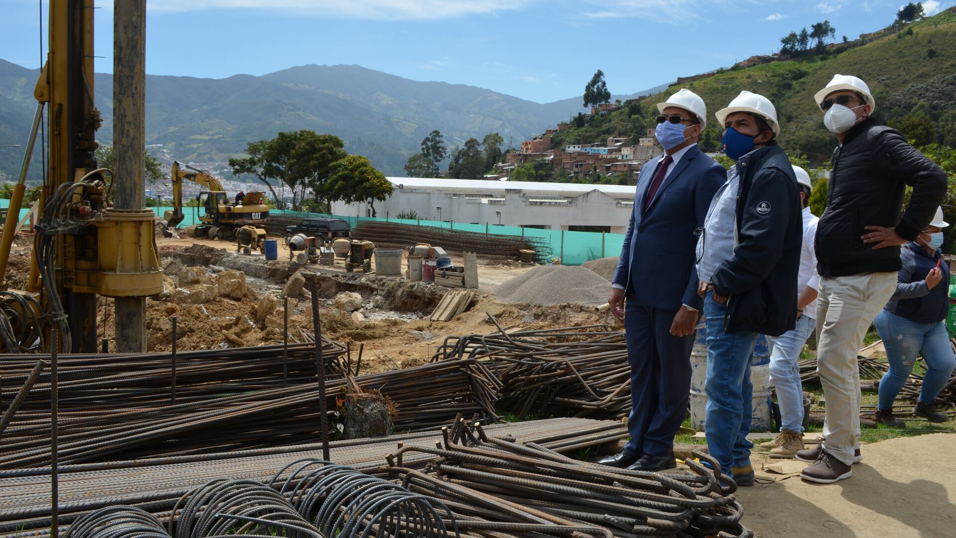 Rector de la Universidad de Pamplona, Ivaldo Torres Chávez, supervisa las obras de modernización de la institución académica que ha forjado el camino de más de 100 mil egresados de sus distintas sedes y campus.