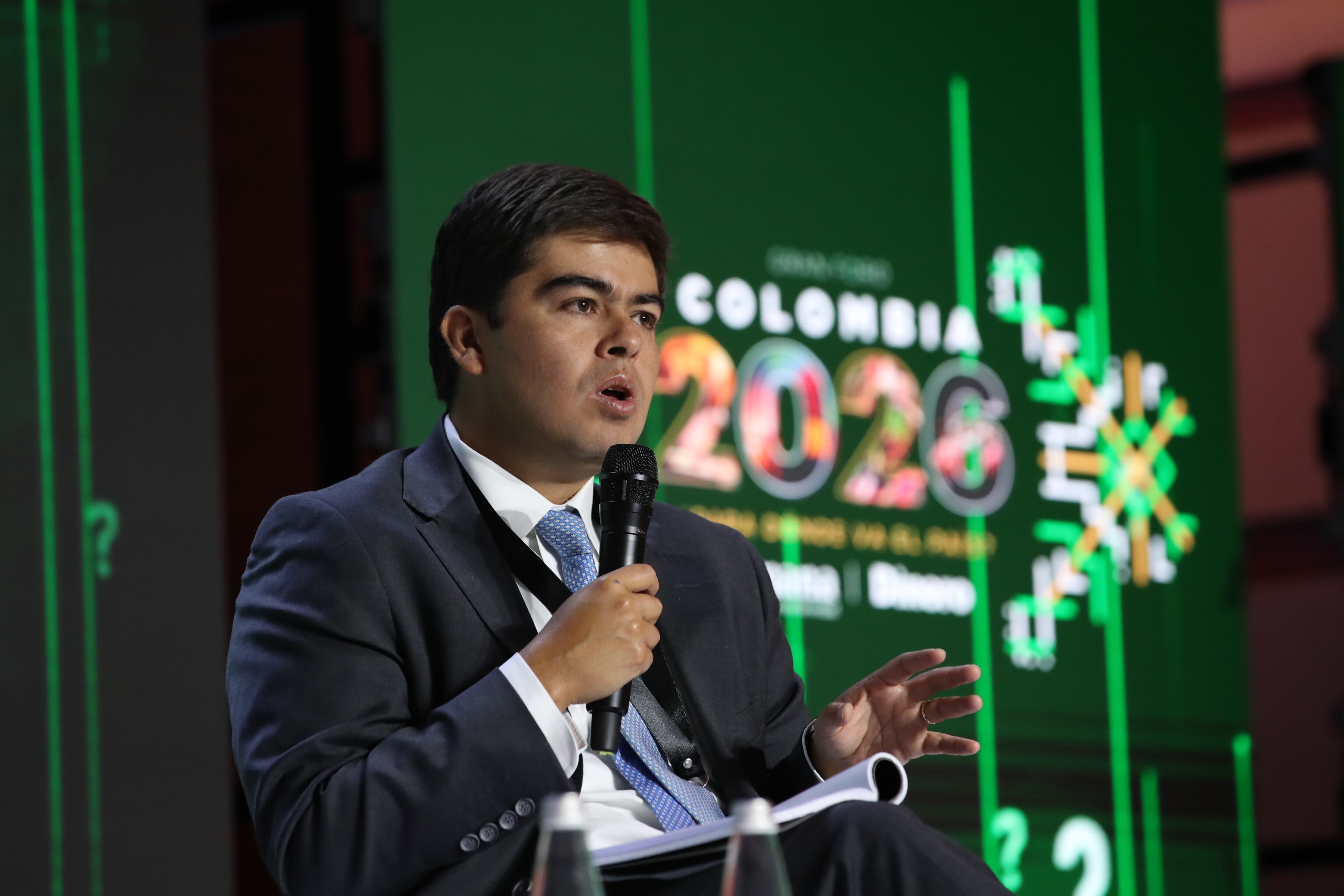 Gran Foro Colombia 2026 ¿Para dónde va el país?
Fecha: 4 de febrero de 2026
PANEL DE DILEMAS | Más oportunidades que riesgos: perspectivas para
2026
Obje


Oliver Wack
Gerente General de Control Risks para Colombia y la Región Andina
María Soledad Mosquera
Directora sectorial S&P Global, Colombia y Panamá, NSR
César Pabón
Director ejecutivo de Investigaciones Económicas Corficolombiana
Modera: José Ignacio López
Presidente del Centro de Pensamiento Económico - ANIF