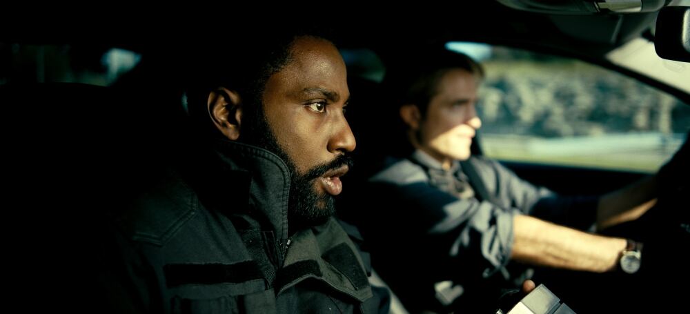 John David Washington y Robert Pattison en una persecución para el recuerdo en 'Tenet', de Christopher Nolan.