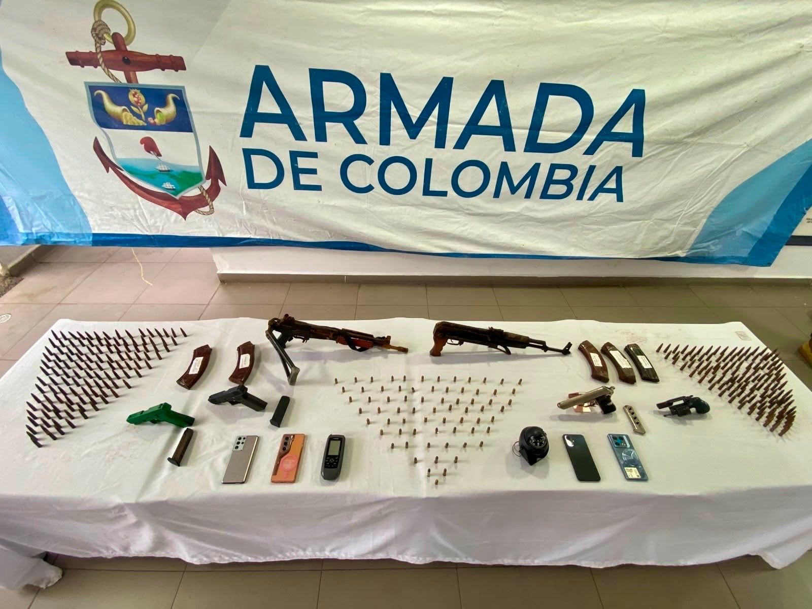 Arsenal incautado en cayo Isla Serrana, en San Andrés Islas.