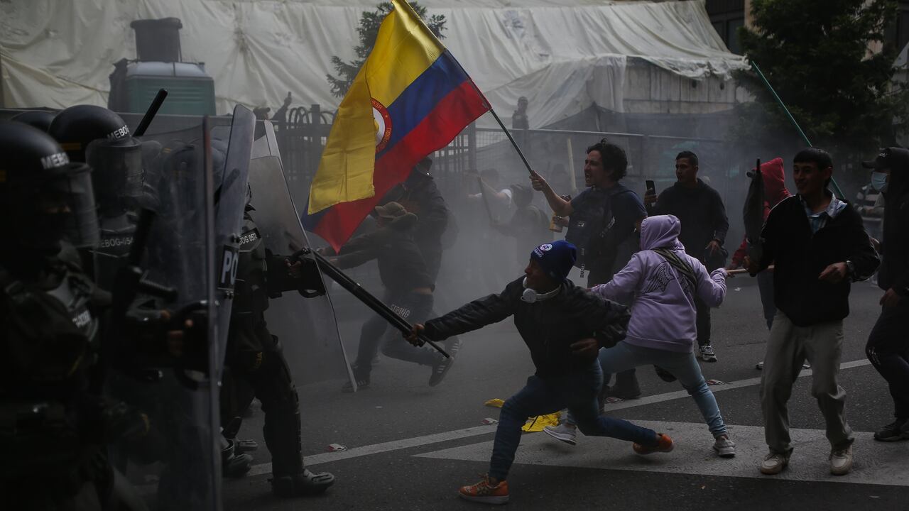 Esmad despejando las entradas a la Corte
Protestas