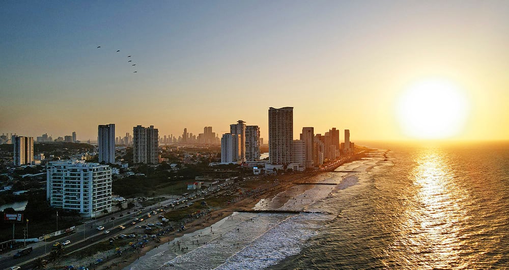 Cartagena experimentó por varias horas una sensación térmica de 53 grados centígrados y eso ocasionó varias emergencias entre la población. El Ideam hizo un llamado para evitar exponerse al sol en determinado horario. 