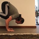 Rodrigo Uribe, profesor de profesor de yoga iyengar, asegura que cualquier edad es buena para iniciarse en la práctica de esta disciplina.