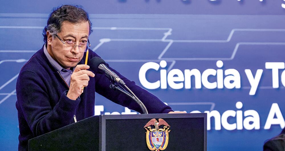 El presidente Petro responsabilizó al Emisor del aumento del gasto público por la tasa de interés y lo señaló de tener una posición política. Leonardo Villar, gerente del Banco, dijo que es una entidad independiente.