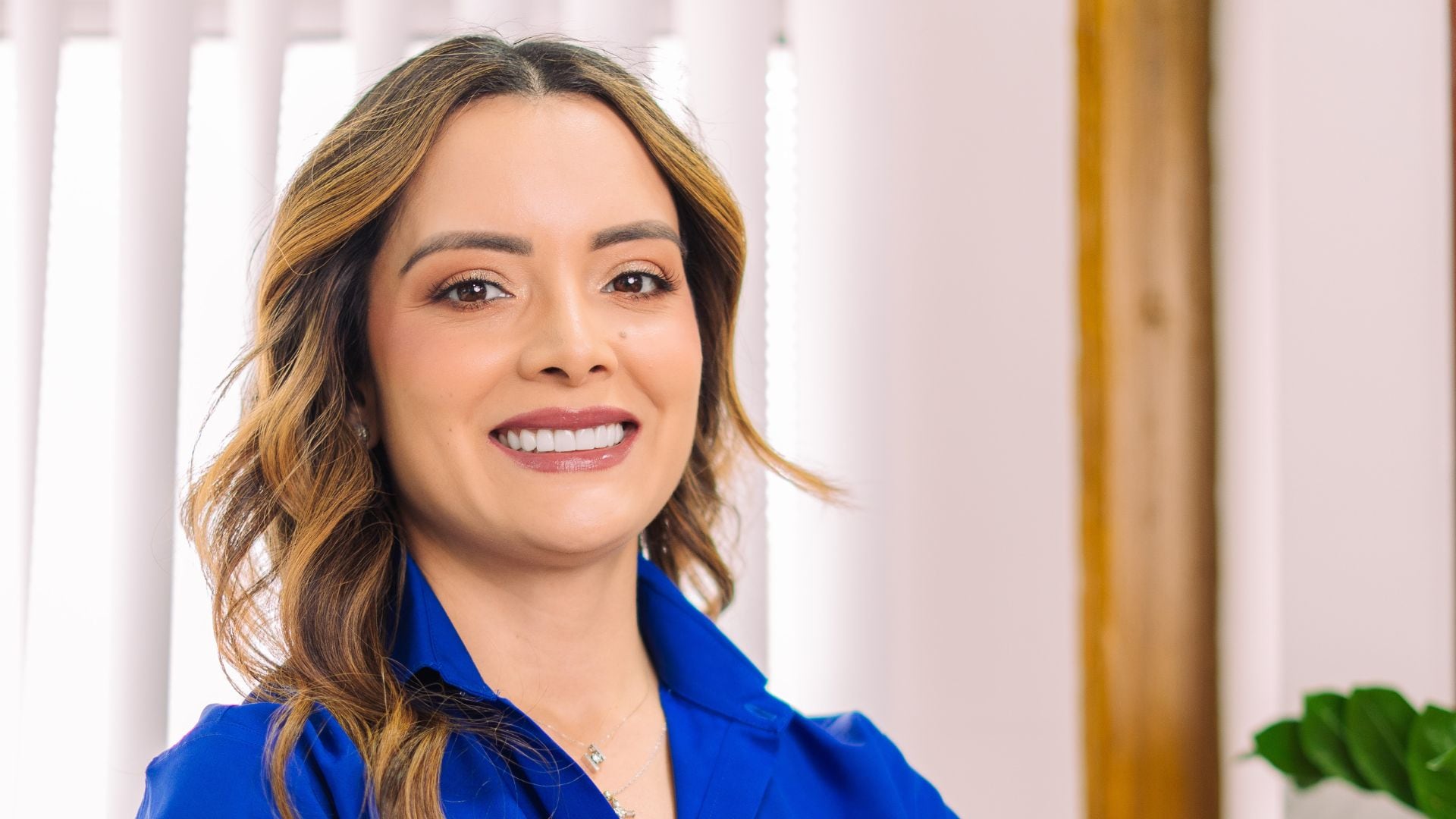 La guacharaca es más que un instrumento: es un ave ancestral tallada en madera. Es Cristo costeño y andino, el que se hizo camino entre el polvo del Caribe.