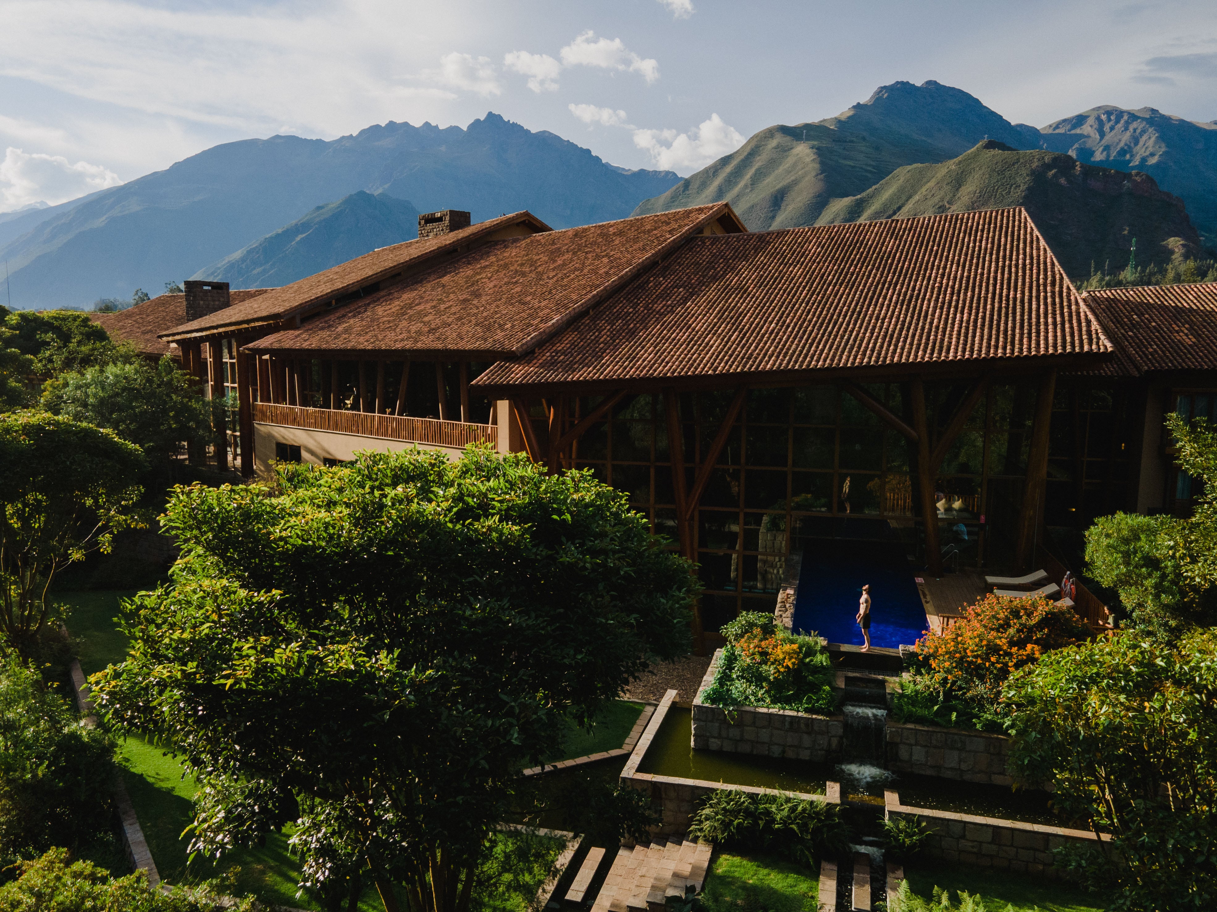 Tambo del Inka, un hotel cinco estrellas que aprovecha la magia del valle para ofrecer una experiencia profundamente vinculada con el territorio.