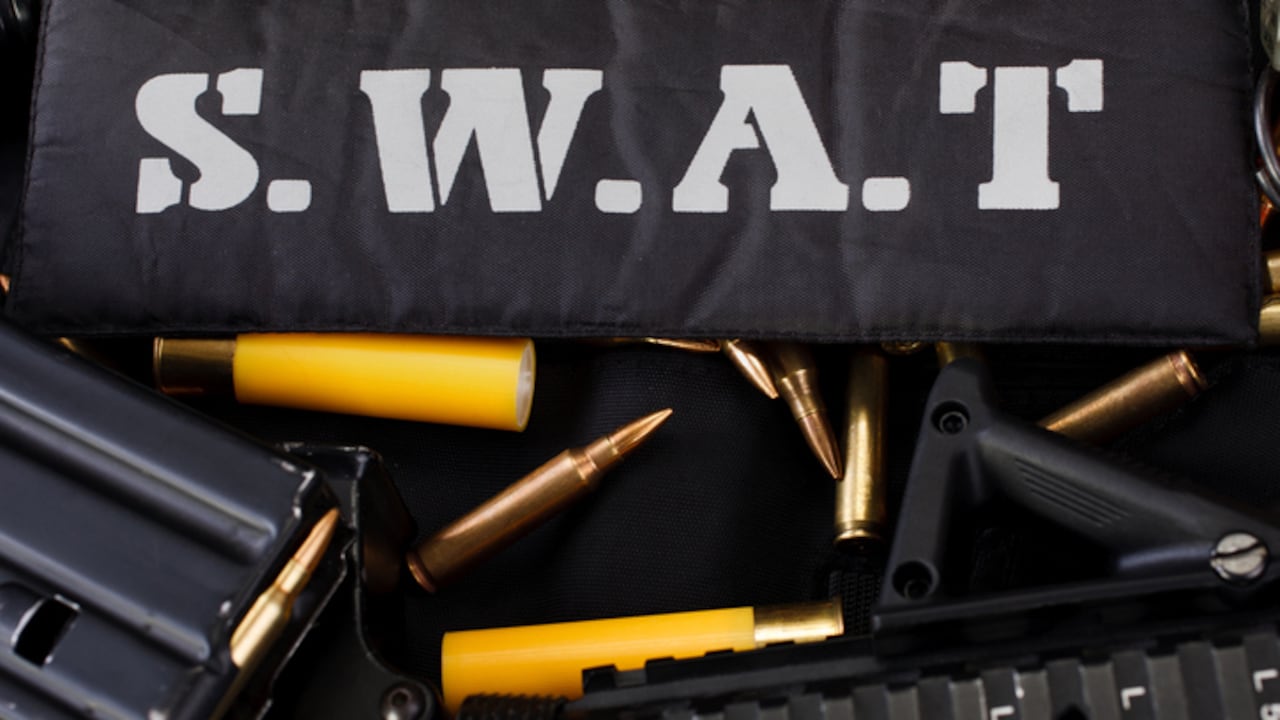 El Swat los estaba esperando en un hotel.