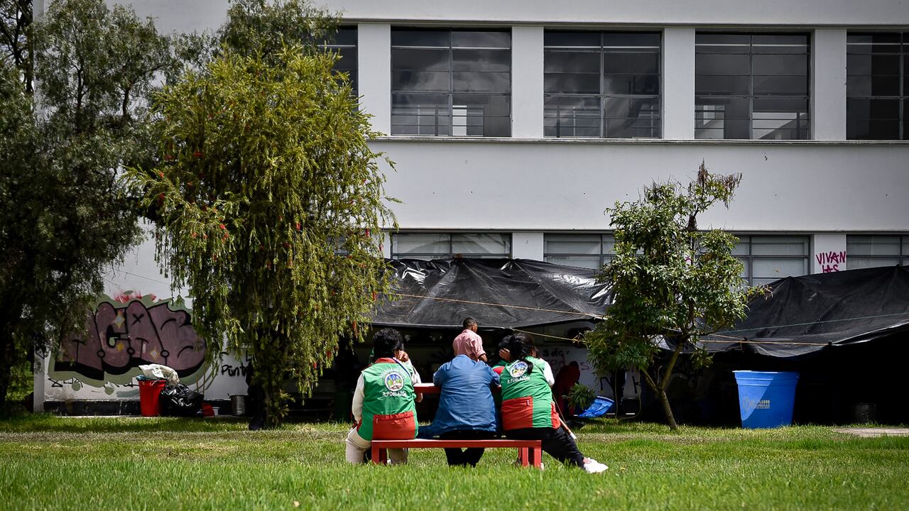 Aunque la Universidad Nacional solo había autorizado la llegada de 4 mil miembros de las comunidades, la cifra oscila entre 15 mil y 20 mil personas.