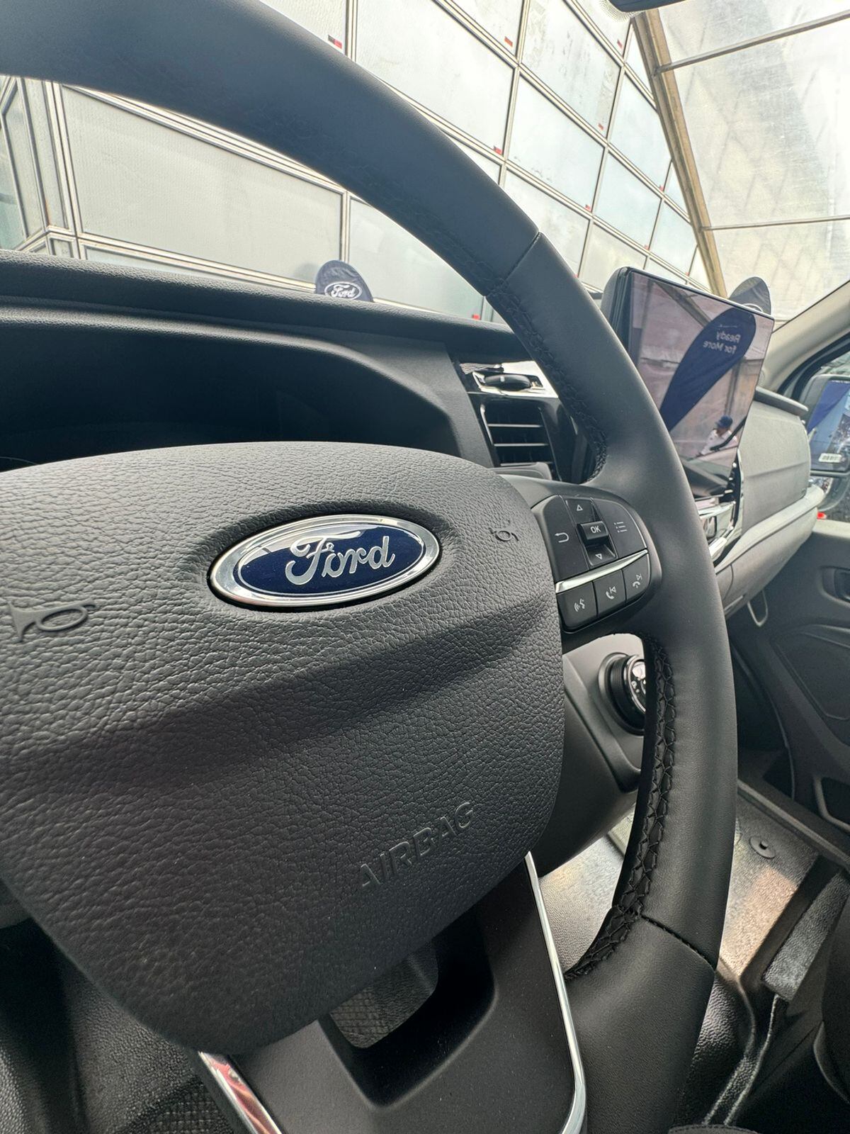 La firma del óvalo azul lanzo su servicio Ford Pro en Colombia para trabajar de la mano con el sector productivo del país.