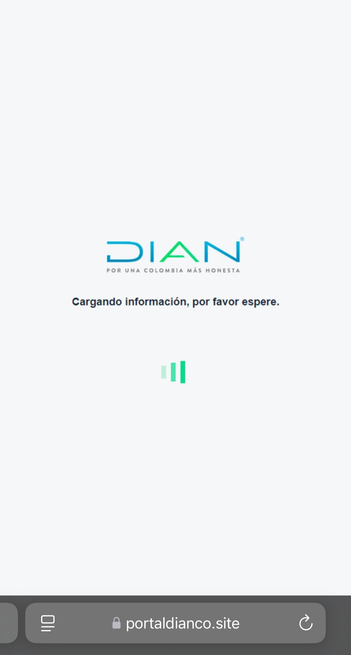 El sitio web falso simula el procesamiento de información al mostrar un logo de la DIAN y un mensaje de carga, creando una ilusión de legitimidad que atrapa a los ciudadanos desprevenidos que buscan verificar sus impuestos.