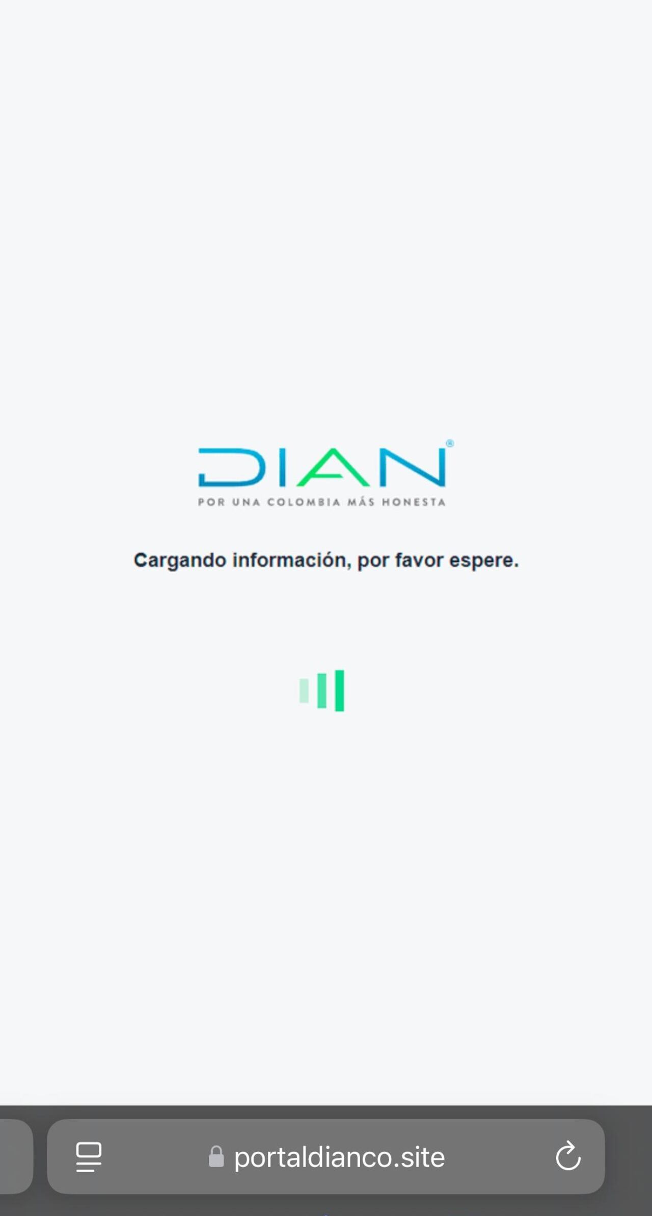 El sitio web falso simula el procesamiento de información al mostrar un logo de la DIAN y un mensaje de carga, creando una ilusión de legitimidad que atrapa a los ciudadanos desprevenidos que buscan verificar sus impuestos.