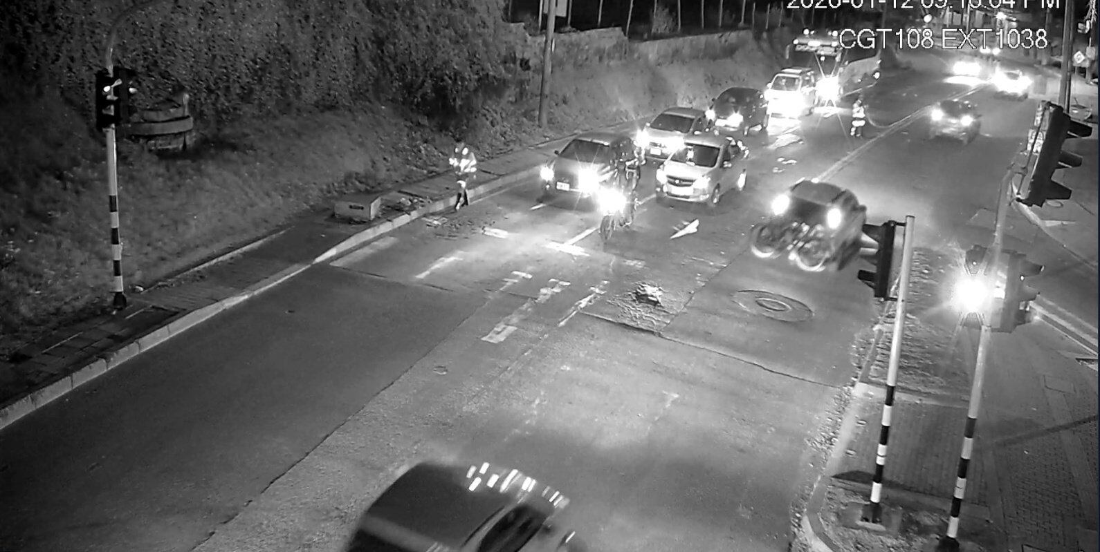 Conductores avanzan sin restricciones luego de finalizar la medida de reversible.