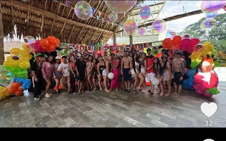 Esta fue la última foto de los estudiantes en la excursión.
